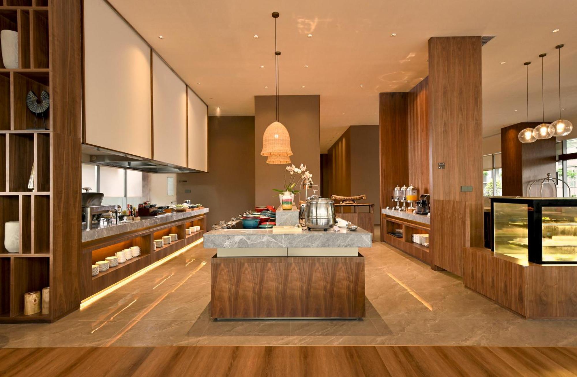 Model J Hotel Jakarta Soekarno - Hatta Airport タンゲラン エクステリア 写真