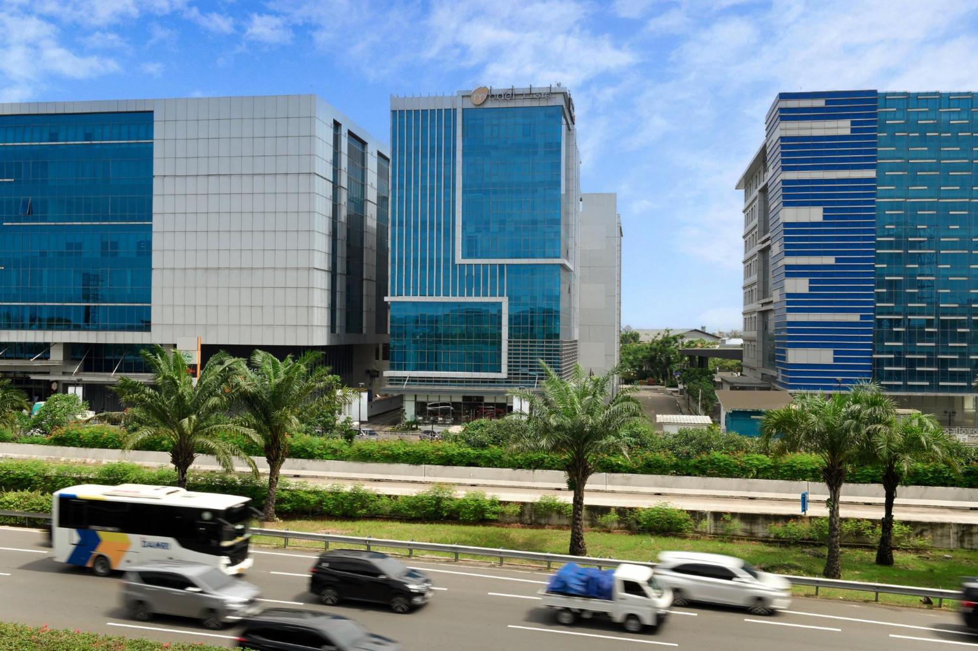 Model J Hotel Jakarta Soekarno - Hatta Airport タンゲラン エクステリア 写真