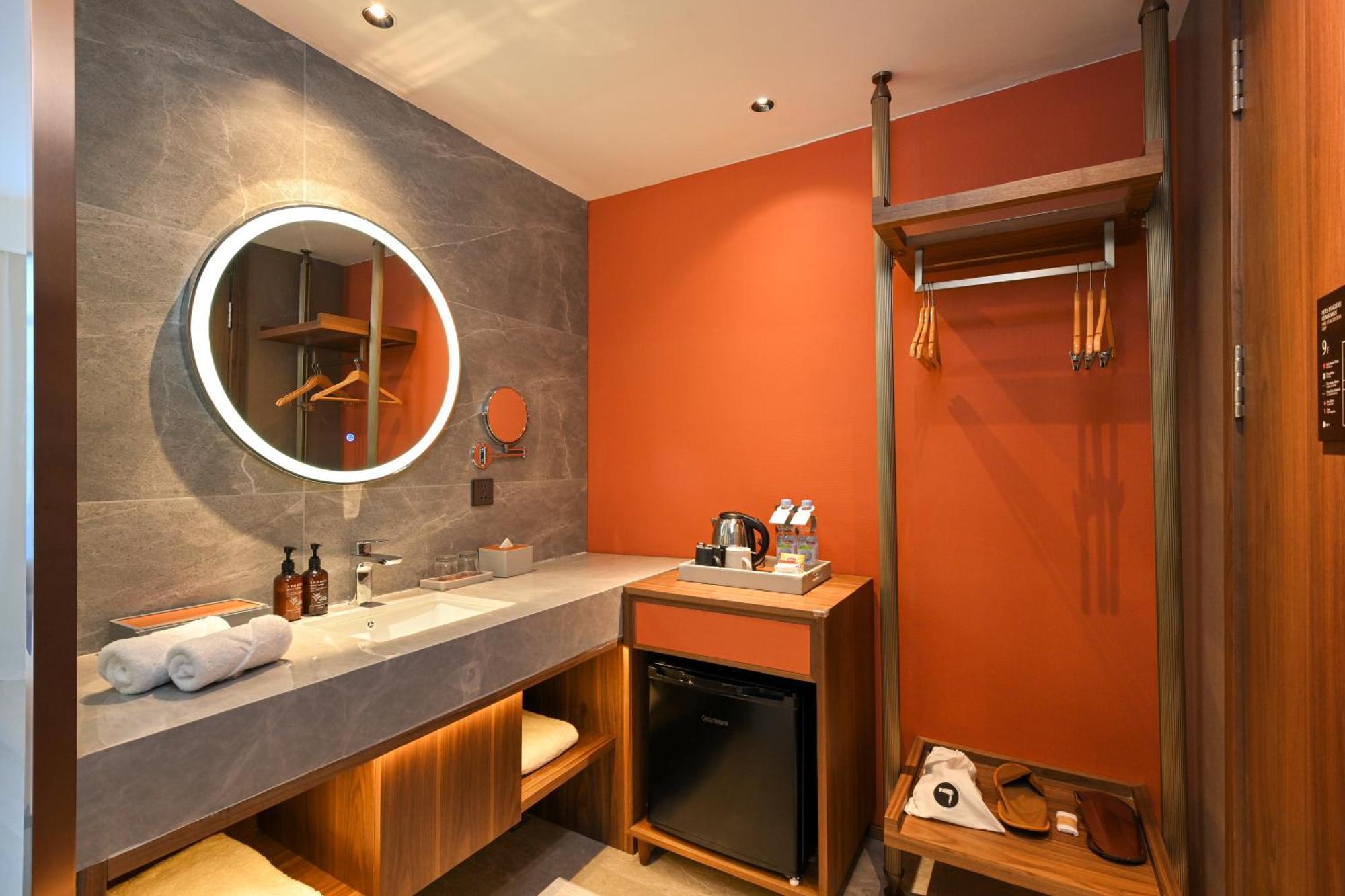 Model J Hotel Jakarta Soekarno - Hatta Airport タンゲラン エクステリア 写真