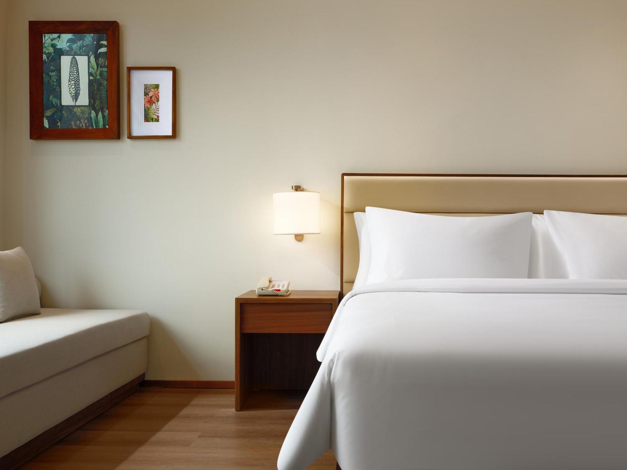 Model J Hotel Jakarta Soekarno - Hatta Airport タンゲラン エクステリア 写真